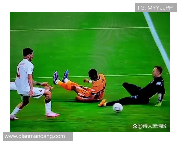 十一人足球明星挑战五人制赛场 展现全新技巧与激烈对抗