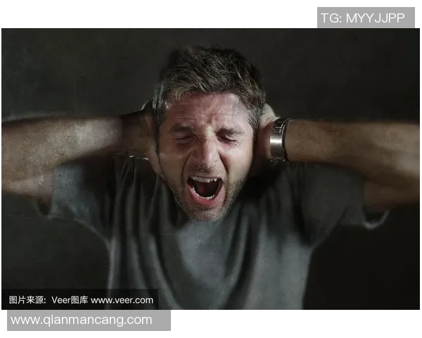 球场默哀:呐喊止于喉,未愈疫情焦虑 球场默哀:呐喊止于喉,未愈疫情焦虑