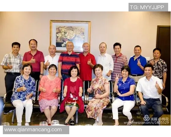 昔日绿茵巨星再聚首岁月流转英姿不再却满满人情味 昔日绿茵巨星再聚首岁月流转英姿不再却满满人情味